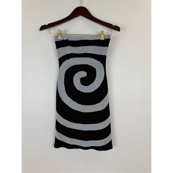 Sold  - Picture 4 of 10